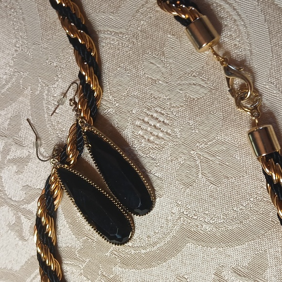 Jewelry Lot Wearable Pieces - Picture 7 of 16